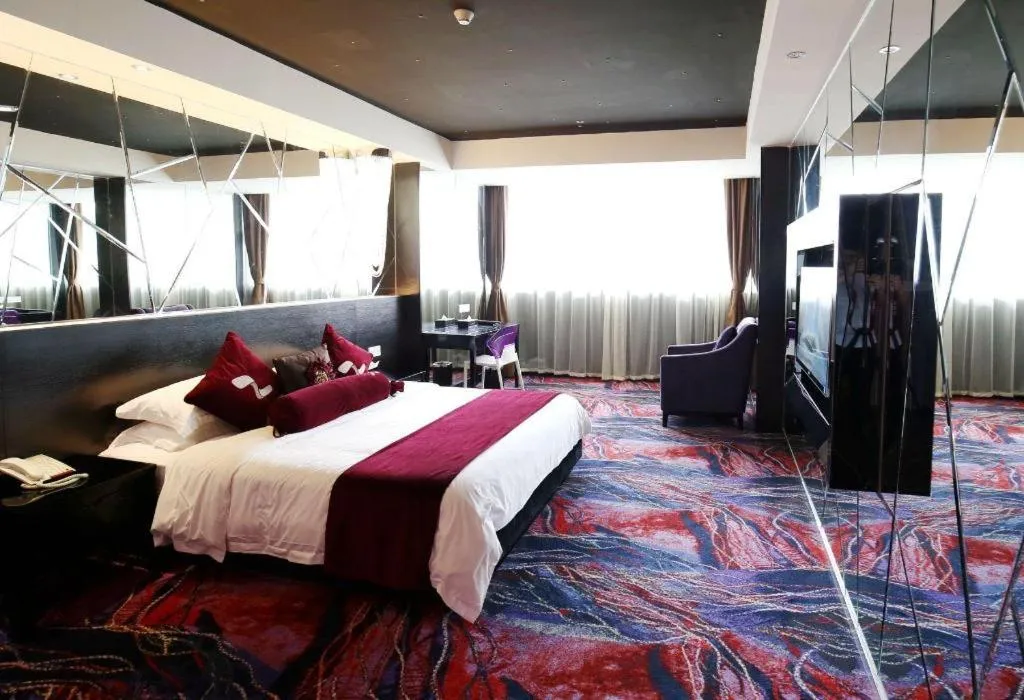 Bed in Grand Nest Hotel (Tang Jia Wan Beach)
