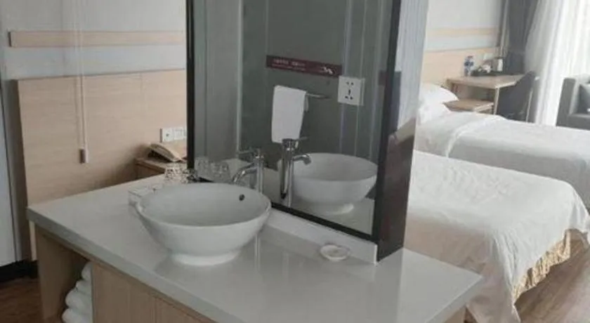 Bed in Grand Nest Hotel (Tang Jia Wan Beach)