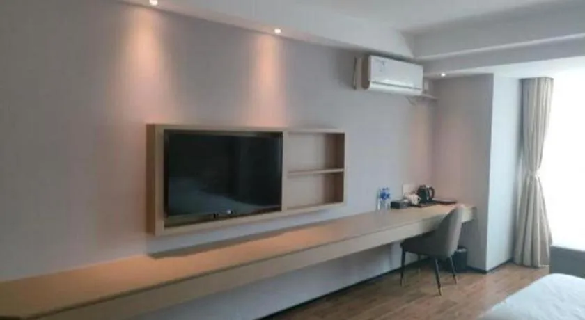 Bed in Grand Nest Hotel (Tang Jia Wan Beach)