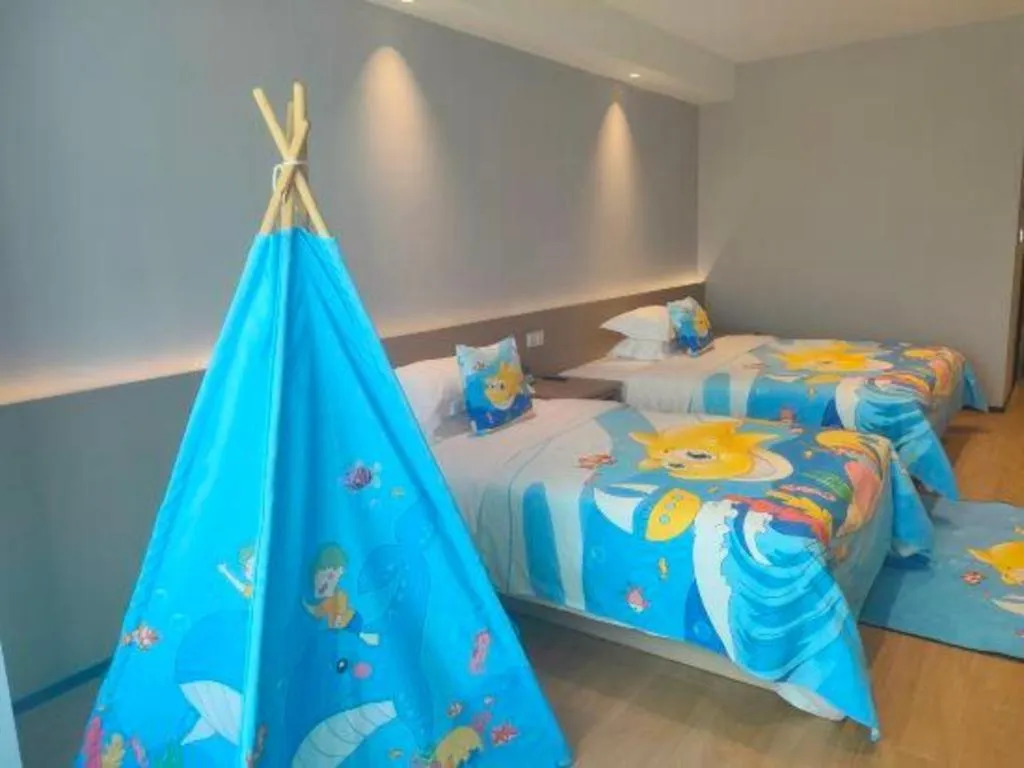 Bed in Grand Nest Hotel (Tang Jia Wan Beach)