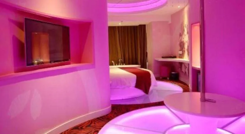 Bed in Grand Nest Hotel (Tang Jia Wan Beach)