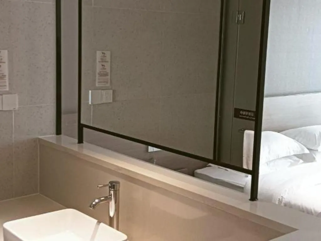 Bed in Grand Nest Hotel (Tang Jia Wan Beach)