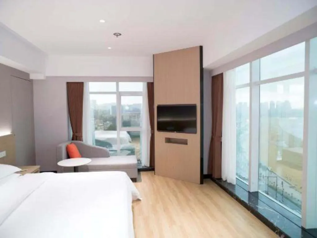 Bed in Grand Nest Hotel (Tang Jia Wan Beach)