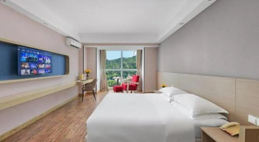 Bed in Grand Nest Hotel (Tang Jia Wan Beach)
