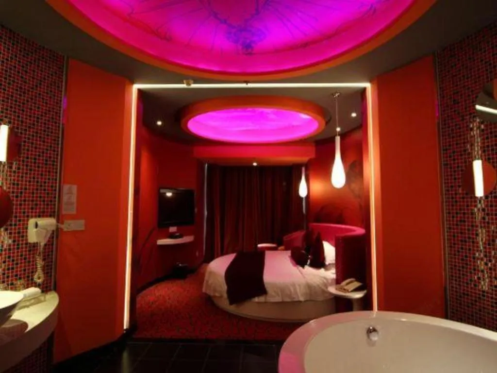 Bed in Grand Nest Hotel (Tang Jia Wan Beach)