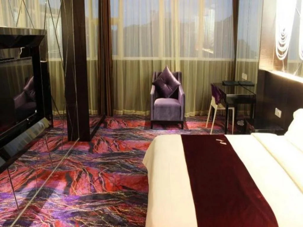 Bed in Grand Nest Hotel (Tang Jia Wan Beach)