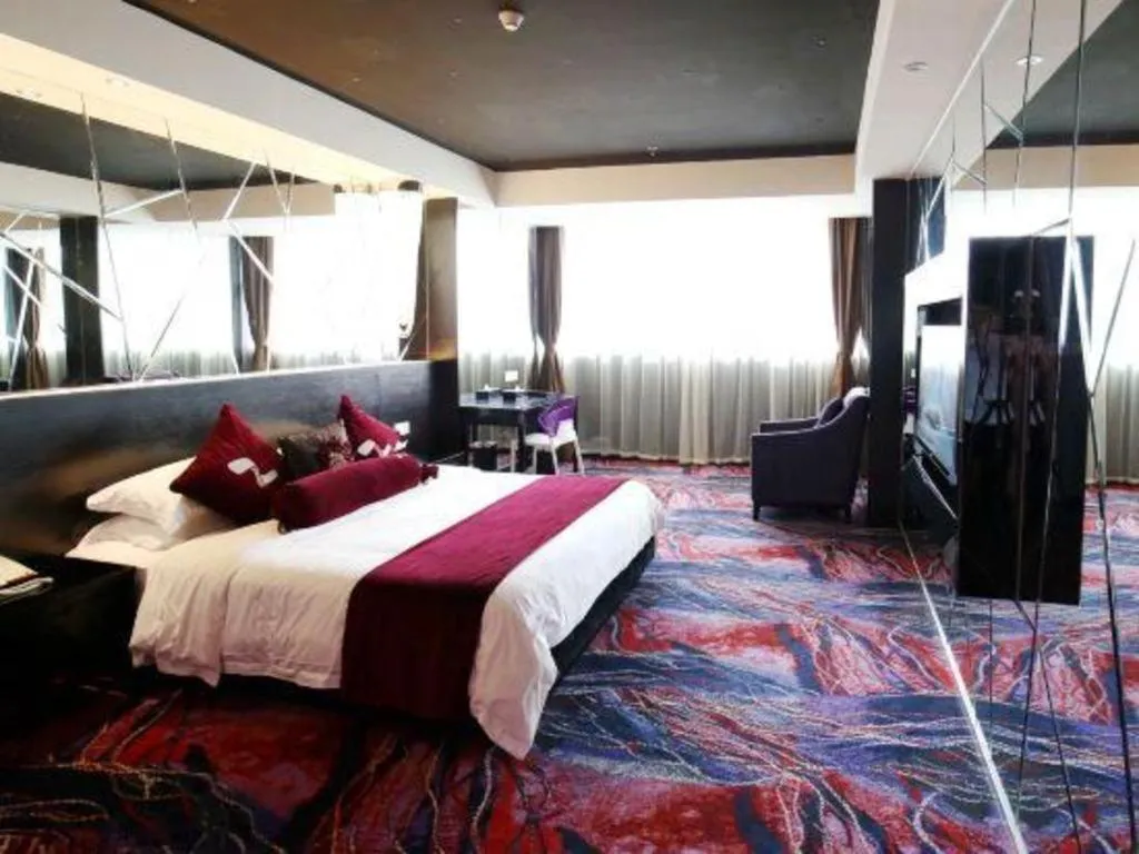 Bed in Grand Nest Hotel (Tang Jia Wan Beach)
