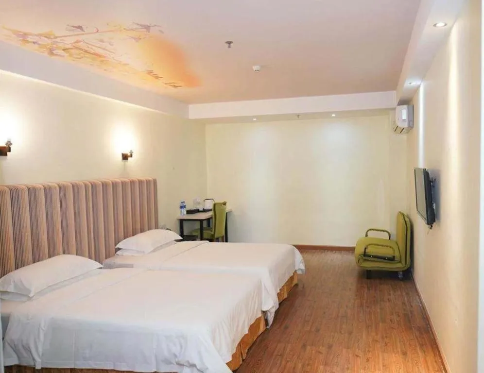 Bed in Grand Nest Hotel (Tang Jia Wan Beach)