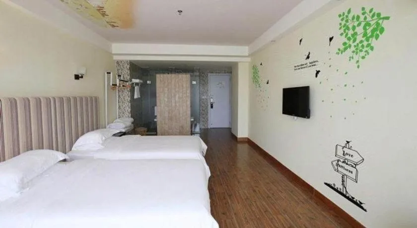 Bed in Grand Nest Hotel (Tang Jia Wan Beach)
