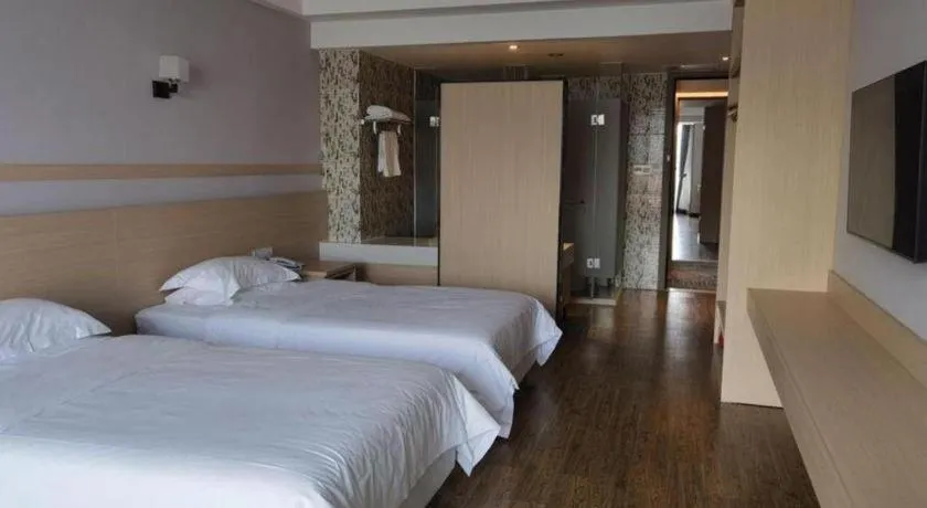 Bed in Grand Nest Hotel (Tang Jia Wan Beach)
