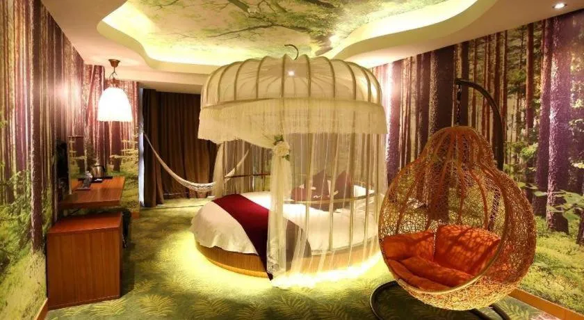 Bed in Grand Nest Hotel (Tang Jia Wan Beach)