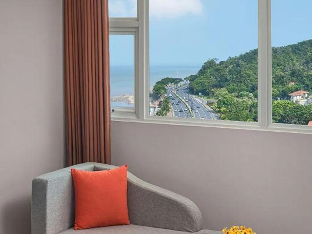 Grand Nest Hotel (Tang Jia Wan Beach)
