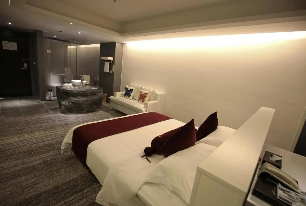Bed in Grand Nest Hotel (Tang Jia Wan Beach)