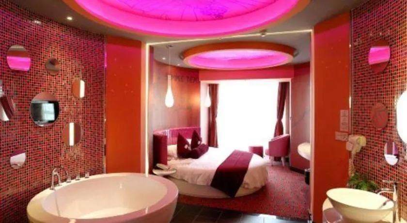 Bed in Grand Nest Hotel (Tang Jia Wan Beach)