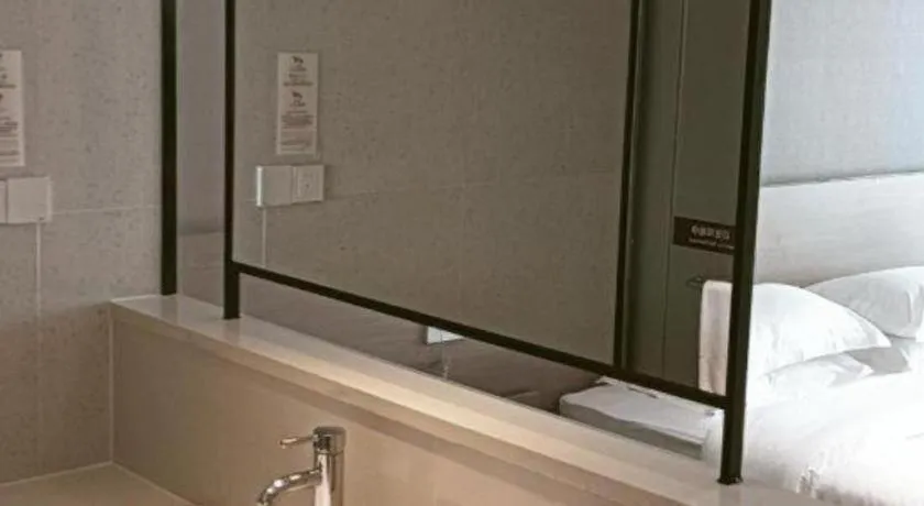 Bed in Grand Nest Hotel (Tang Jia Wan Beach)