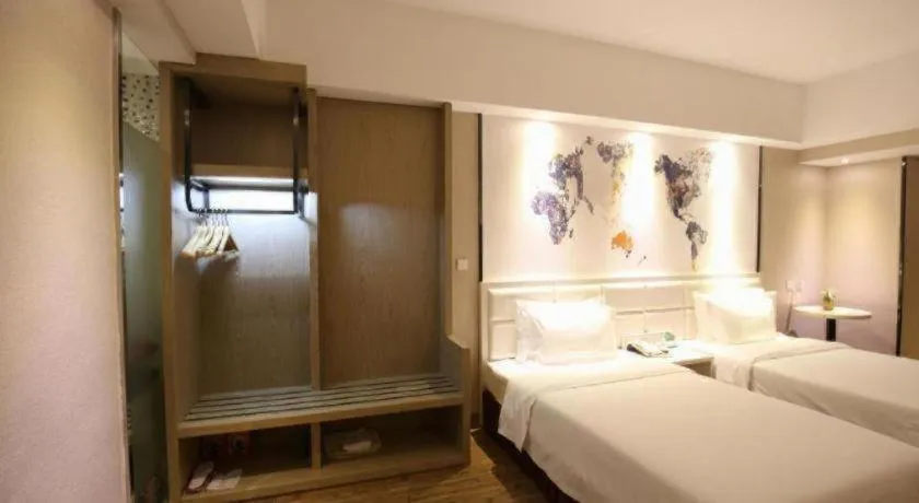 Bed in Grand Nest Hotel (Tang Jia Wan Beach)