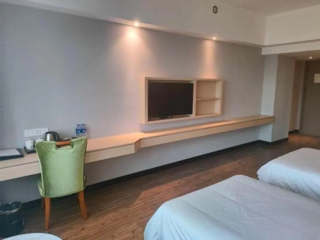 Bed in Grand Nest Hotel (Tang Jia Wan Beach)