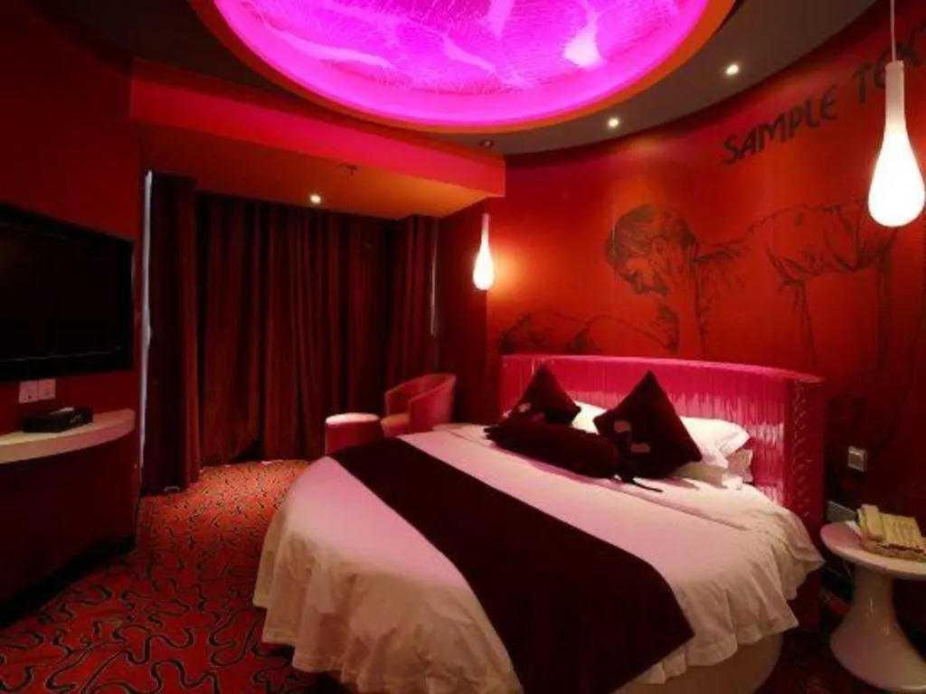 Bed in Grand Nest Hotel (Tang Jia Wan Beach)