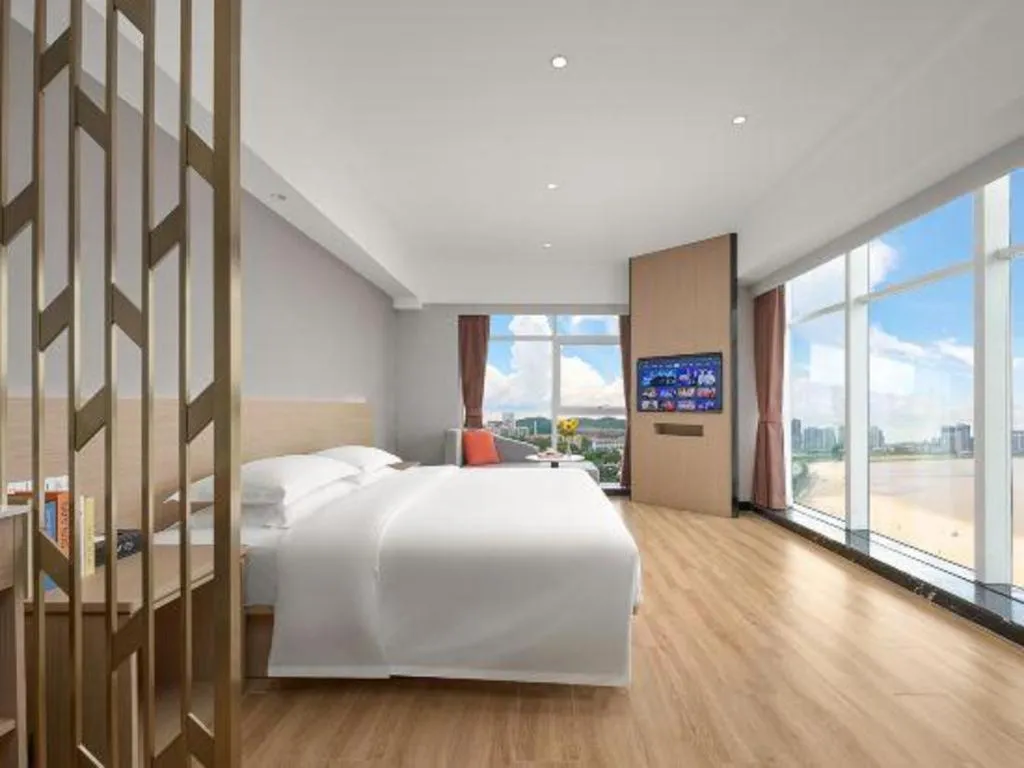 Bed in Grand Nest Hotel (Tang Jia Wan Beach)