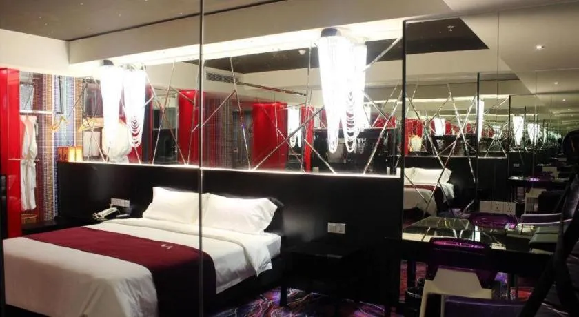 Bed in Grand Nest Hotel (Tang Jia Wan Beach)