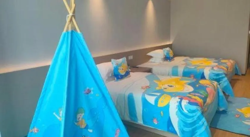 Bed in Grand Nest Hotel (Tang Jia Wan Beach)