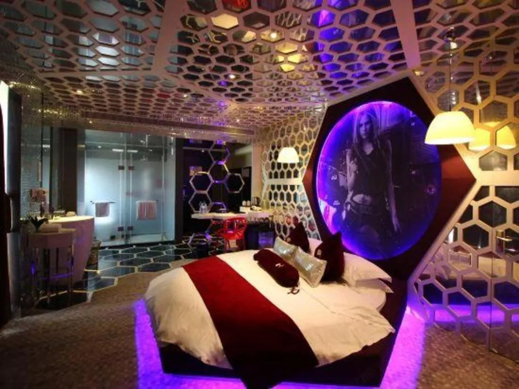 Bed in Grand Nest Hotel (Tang Jia Wan Beach)