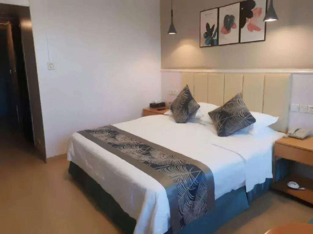 Bed in Chongqing Tianyou Hotel