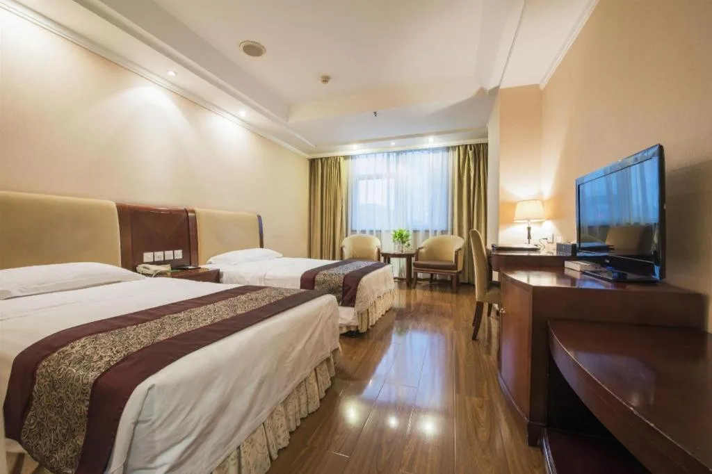 Bed in Chongqing Tianyou Hotel