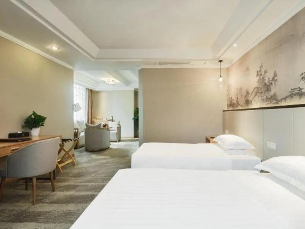 Bed in Chongqing Tianyou Hotel