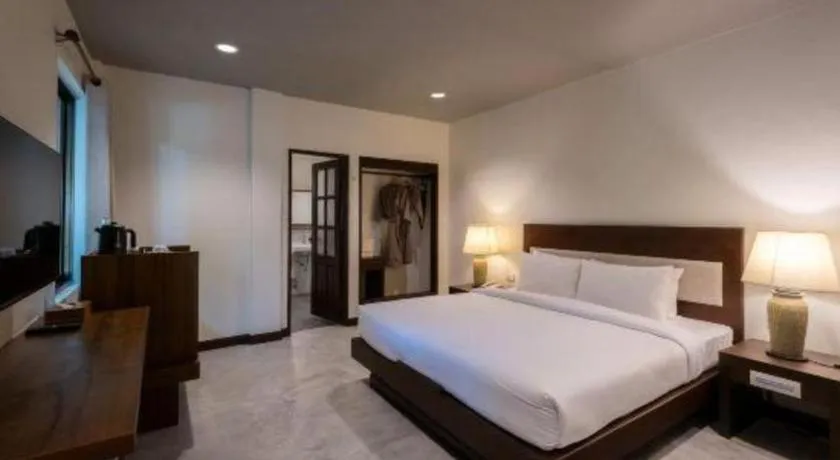 Bed in Rose Bay Resort