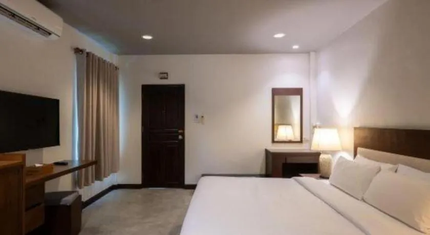 Bed in Rose Bay Resort