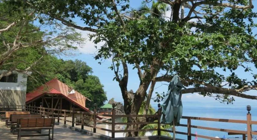 Anilao Awari Bay Resort