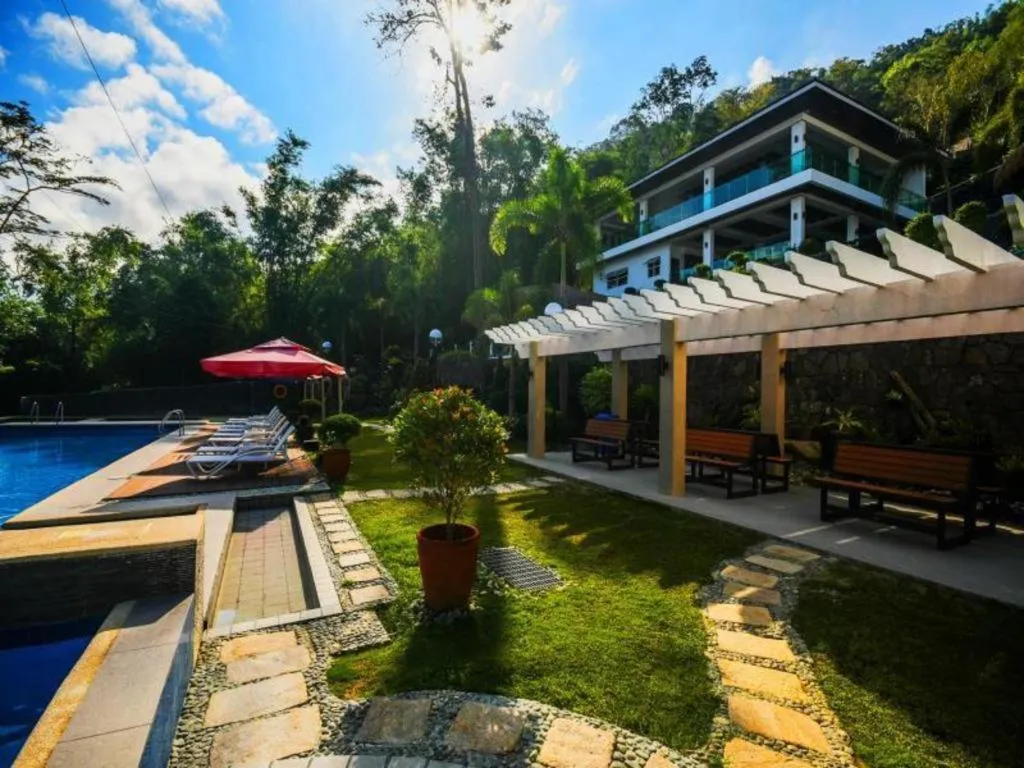 Anilao Awari Bay Resort