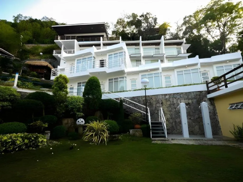 Anilao Awari Bay Resort