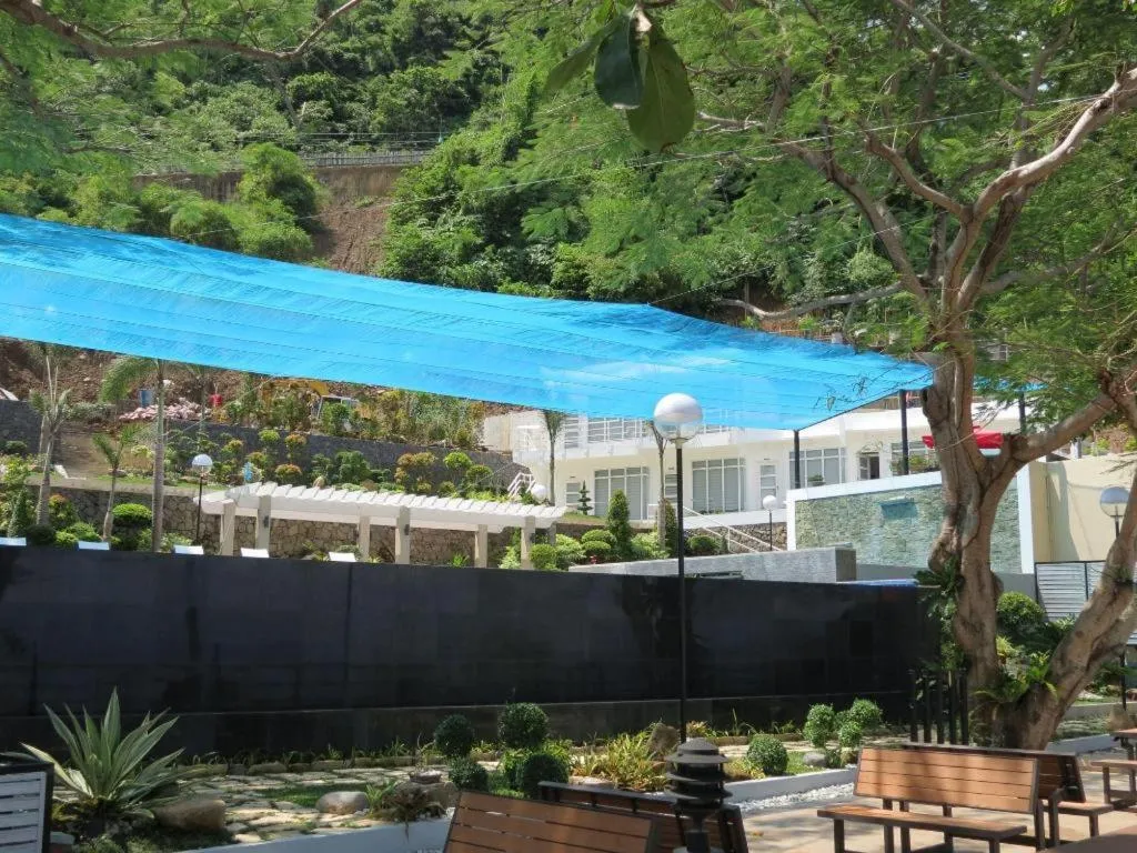 Anilao Awari Bay Resort