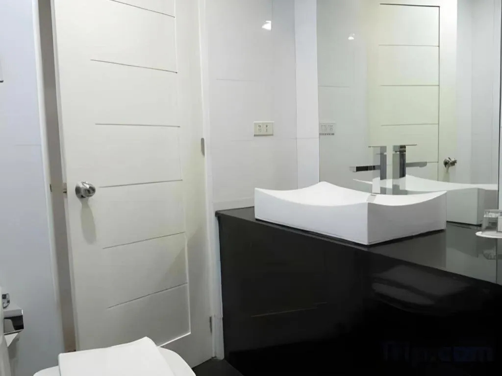 Anilao Awari Bay Resort