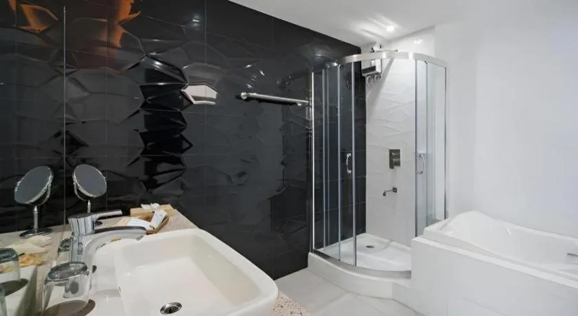 Anilao Awari Bay Resort