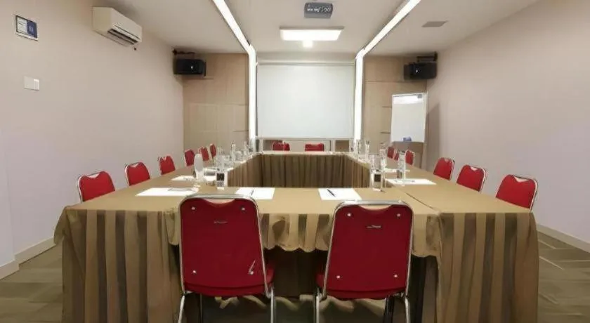 Lovina Inn Hotel Batam