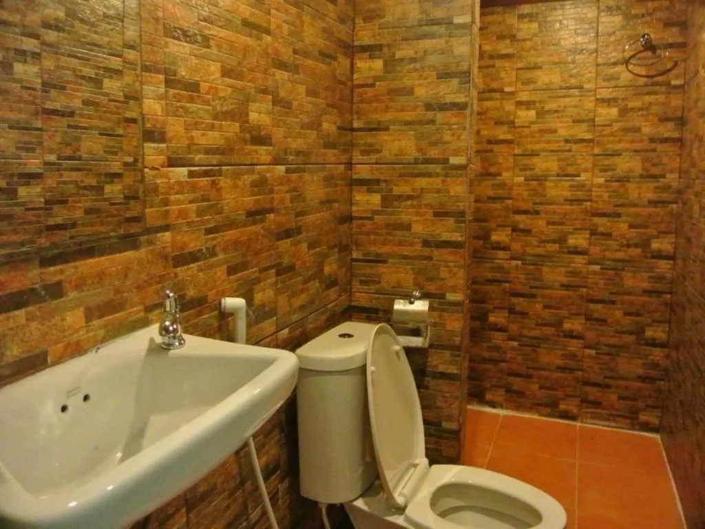 Himawari Restaurant and Cottage