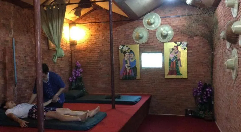 Himawari Restaurant and Cottage