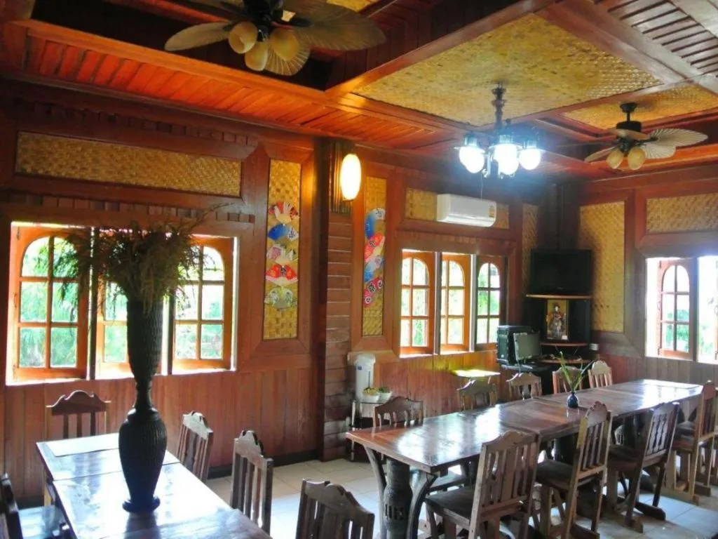 Himawari Restaurant and Cottage
