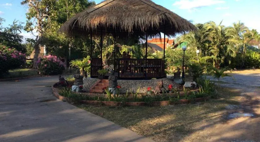 Himawari Restaurant and Cottage