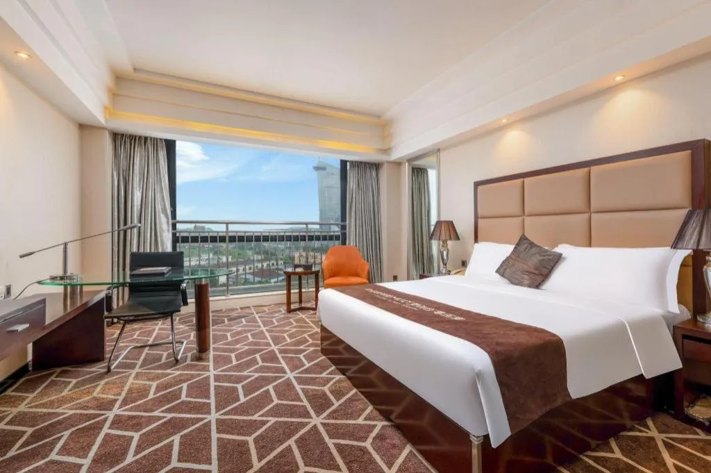 Bed in Park Lane Hotel