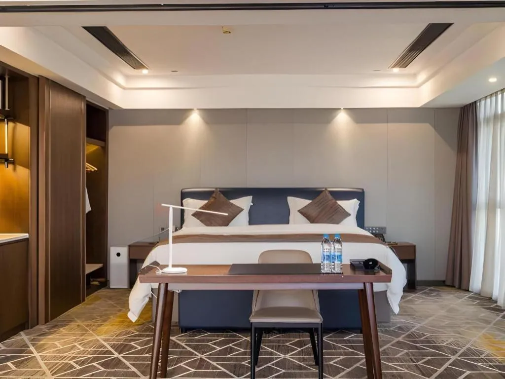 Bed in Park Lane Hotel