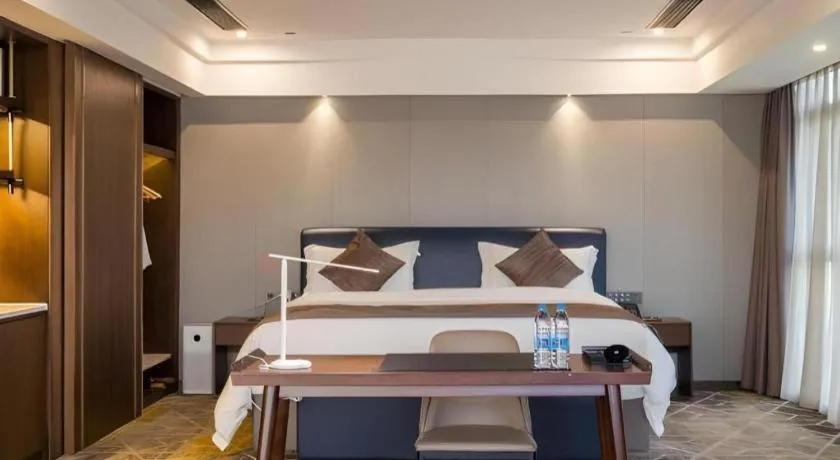 Bed in Park Lane Hotel