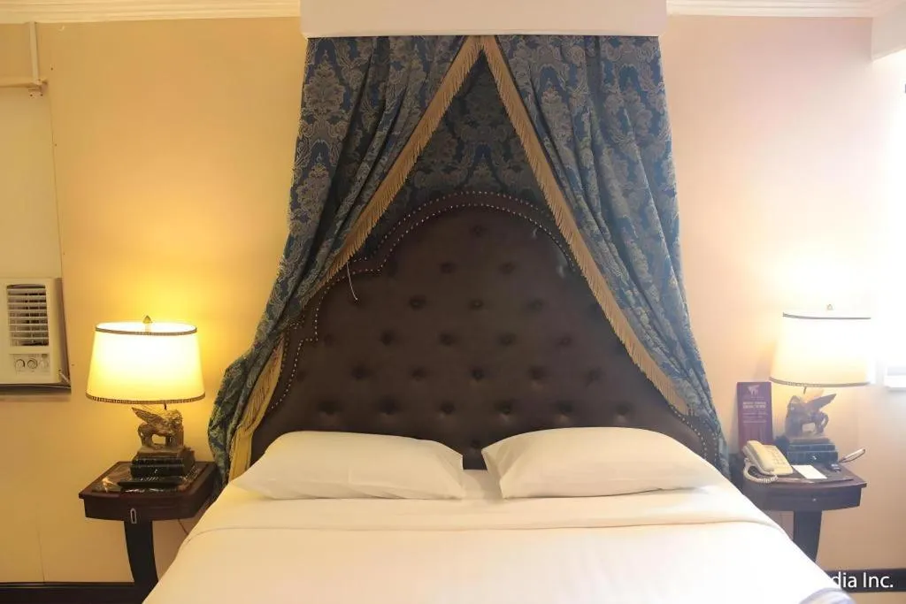 Bed in Subic Bay Venezia