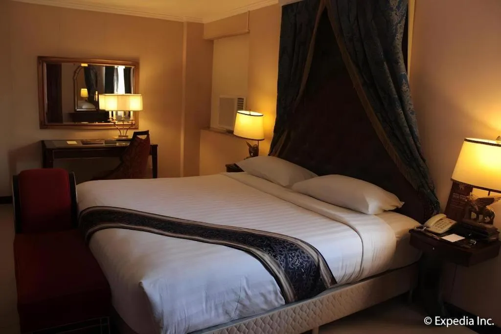 Bed in Subic Bay Venezia