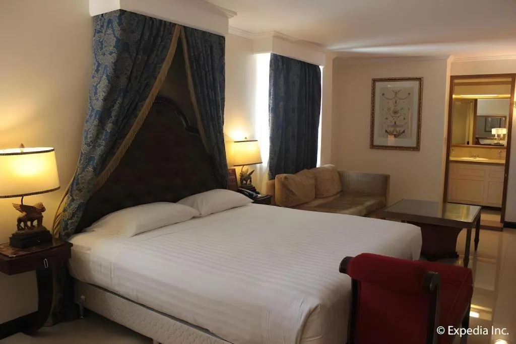 Bed in Subic Bay Venezia