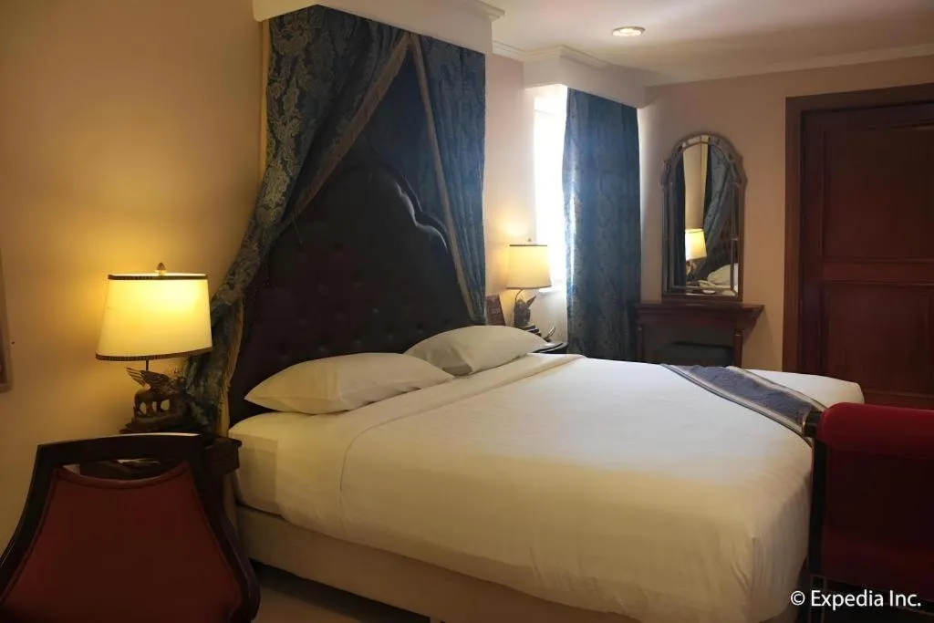 Bed in Subic Bay Venezia