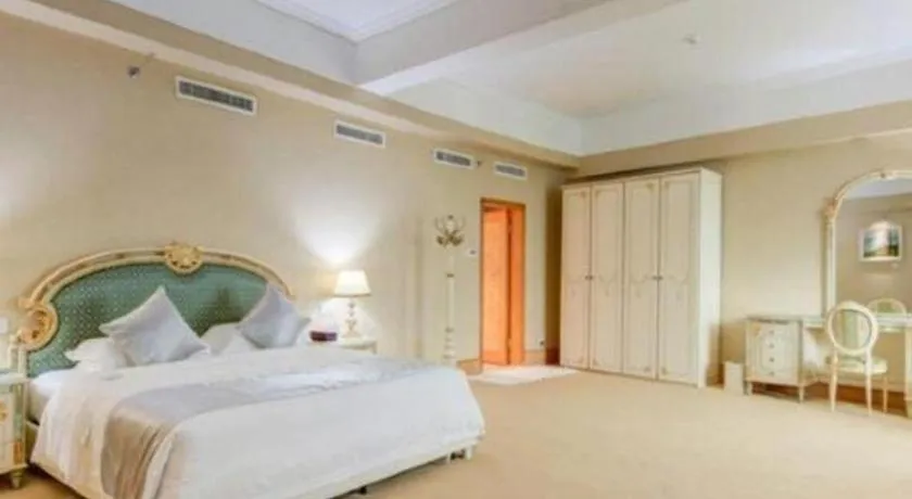 Bed in Zhuhai Dehan Hotel